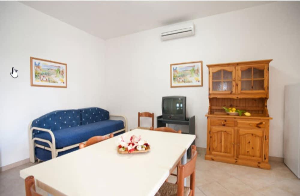 فيستَ Oasiclub Hotel - Appartamenti المظهر الخارجي الصورة